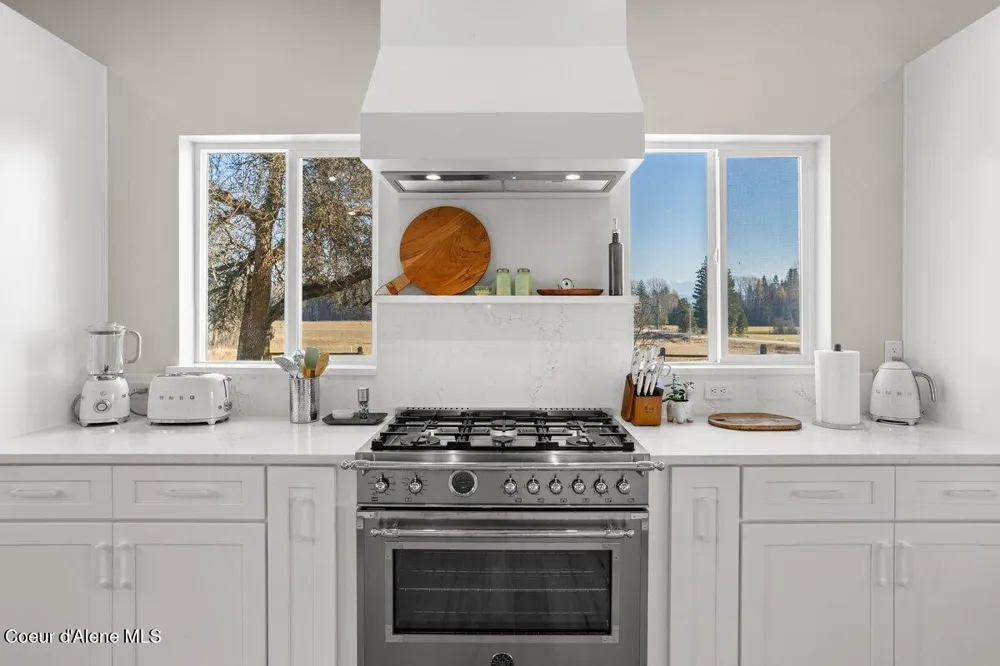 2685 Selle Road Sandpoint, ID 83864