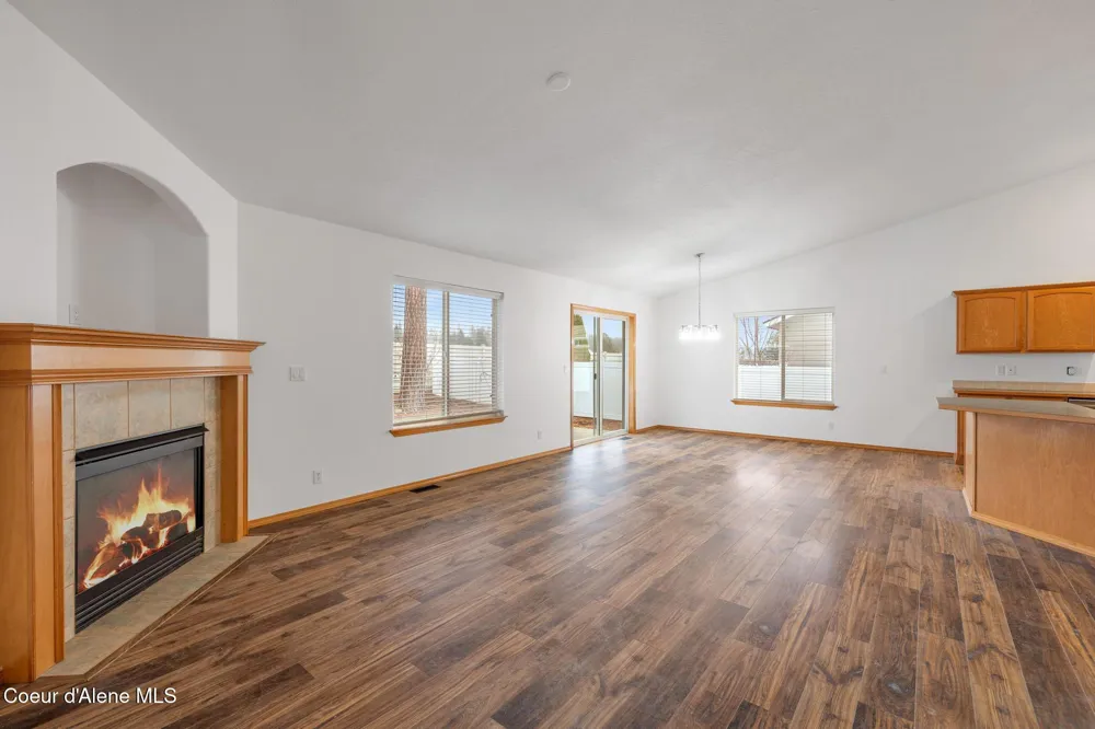 5439 E STEAMBOAT BND Post Falls, ID 83854
