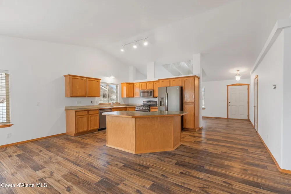 5439 E STEAMBOAT BND Post Falls, ID 83854