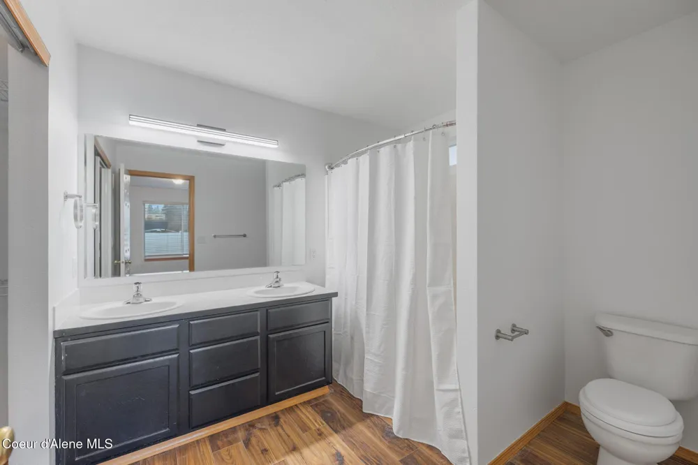 5439 E STEAMBOAT BND Post Falls, ID 83854