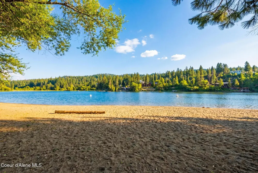 5439 E STEAMBOAT BND Post Falls, ID 83854