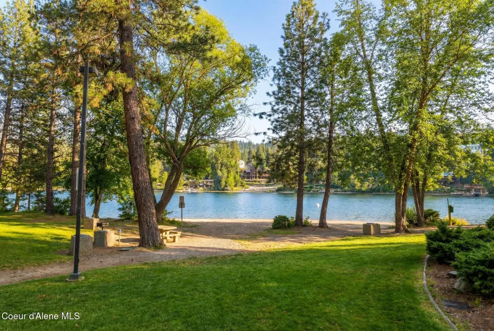 5439 E STEAMBOAT BND Post Falls, ID 83854