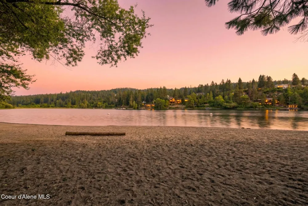 5439 E STEAMBOAT BND Post Falls, ID 83854