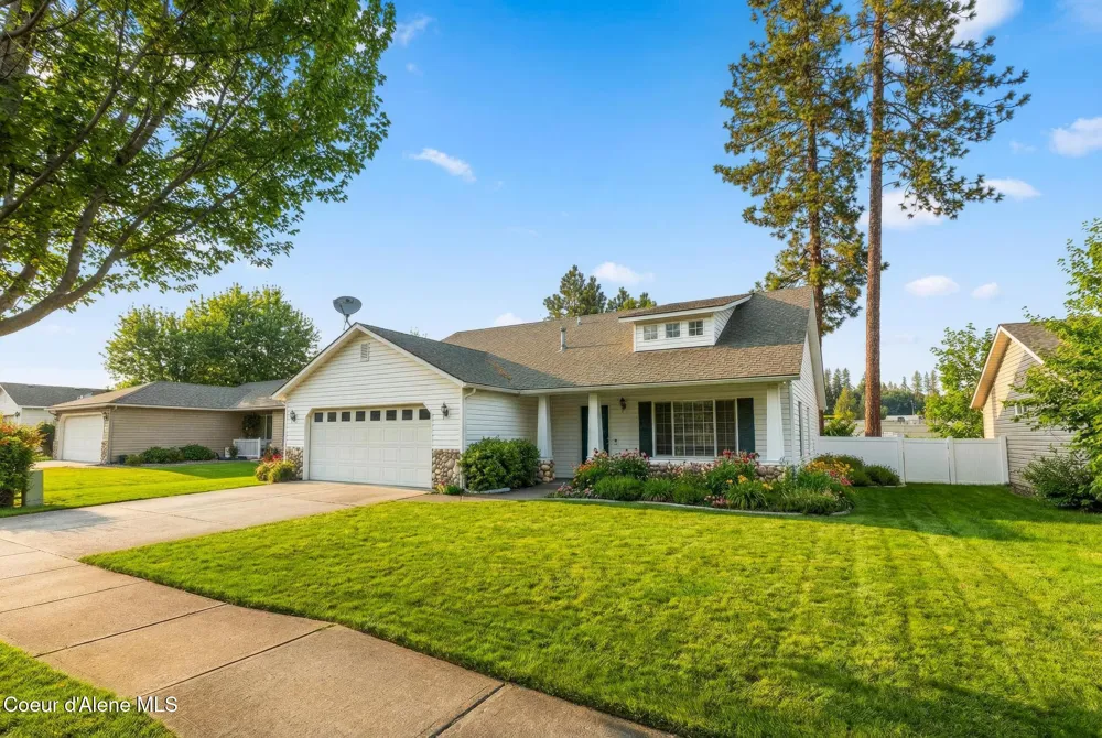 5439 E STEAMBOAT BND Post Falls, ID 83854