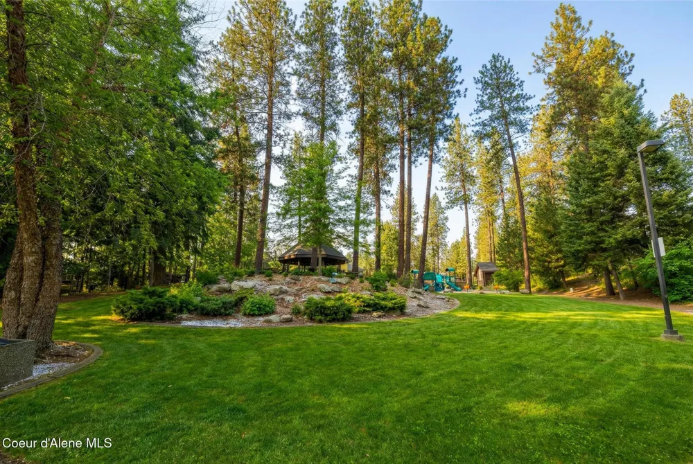 5439 E STEAMBOAT BND Post Falls, ID 83854