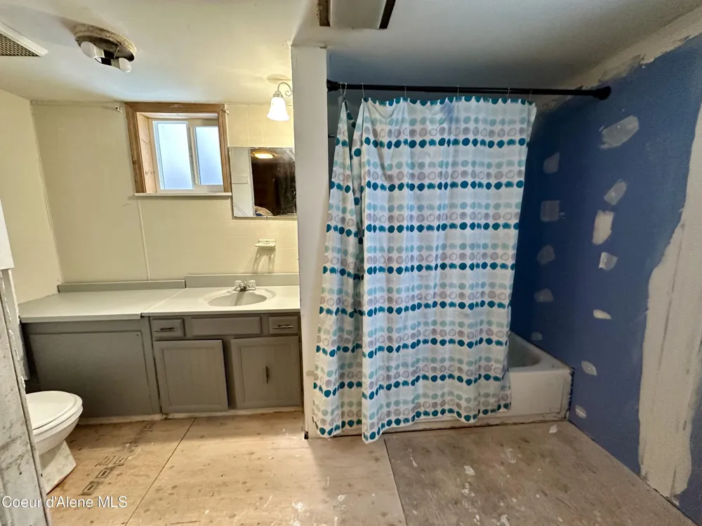 615 Earle Street Mullan, ID 83846