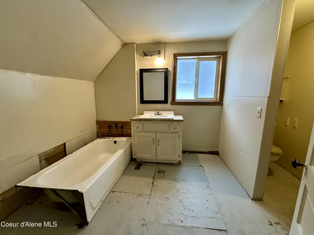 615 Earle Street Mullan, ID 83846