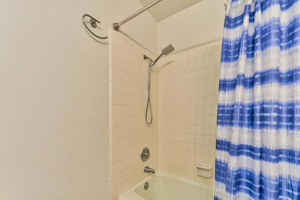 158 Kern Street #11 Salinas, CA 93905