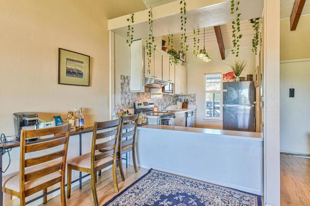 158 Kern Street #11 Salinas, CA 93905