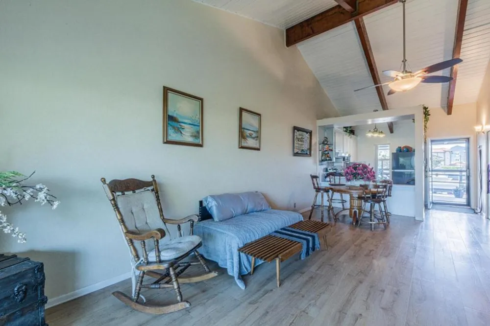 158 Kern Street #11 Salinas, CA 93905