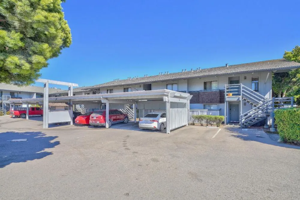 158 Kern Street #11 Salinas, CA 93905