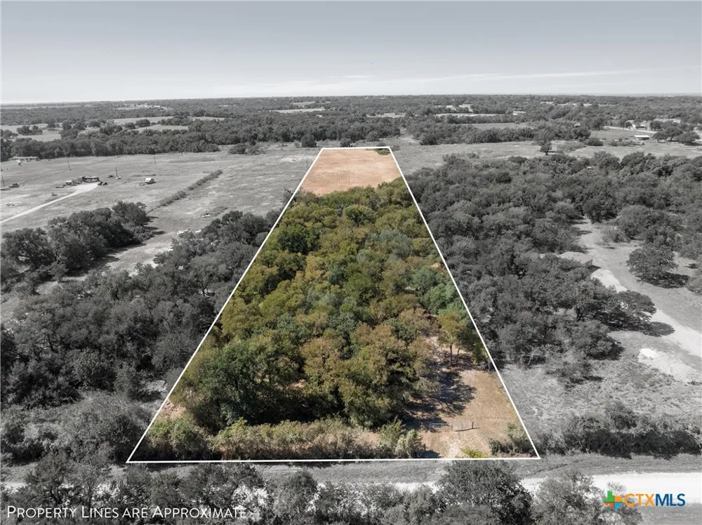 6 CR 473 Lott, TX 76656