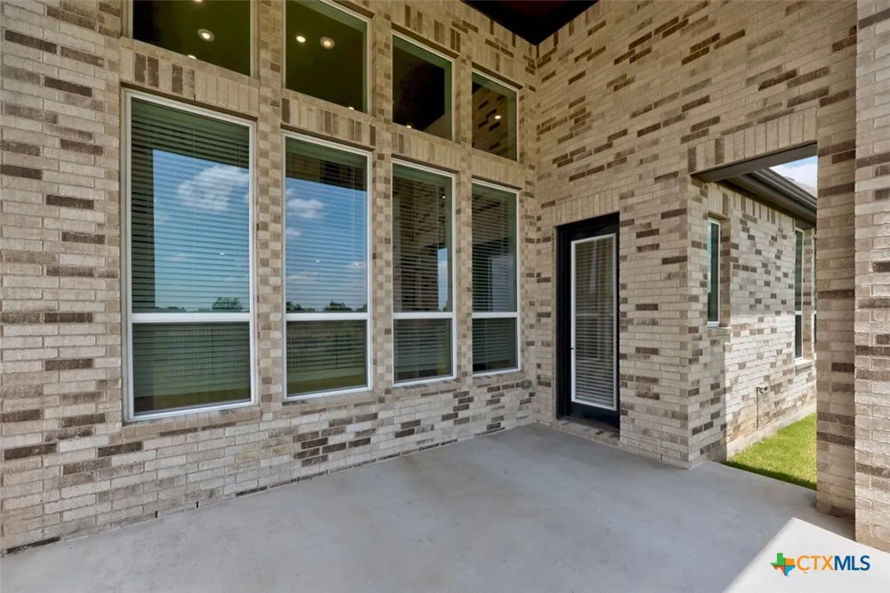 108 Ribera Drive Liberty Hill, TX 78642