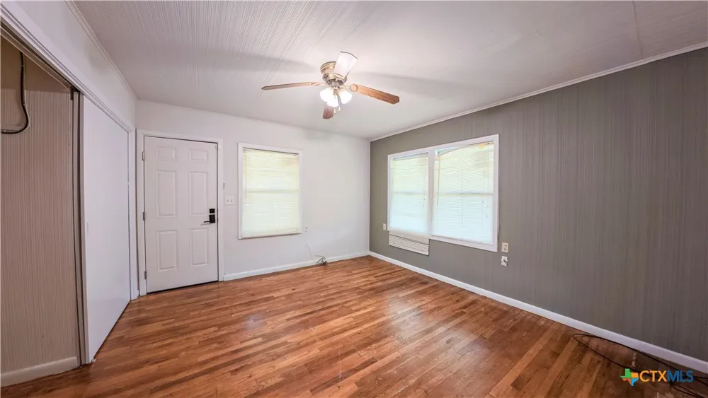 911 Depot Street El Campo, TX 77437