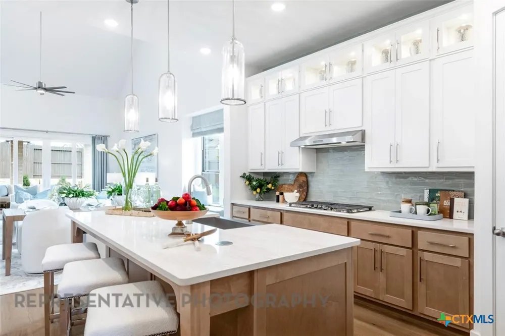 2219 Altiplano San Antonio, TX 78245