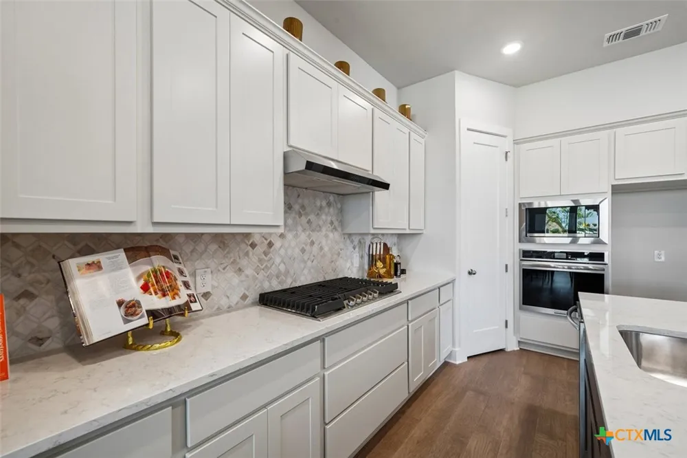 2219 Altiplano San Antonio, TX 78245
