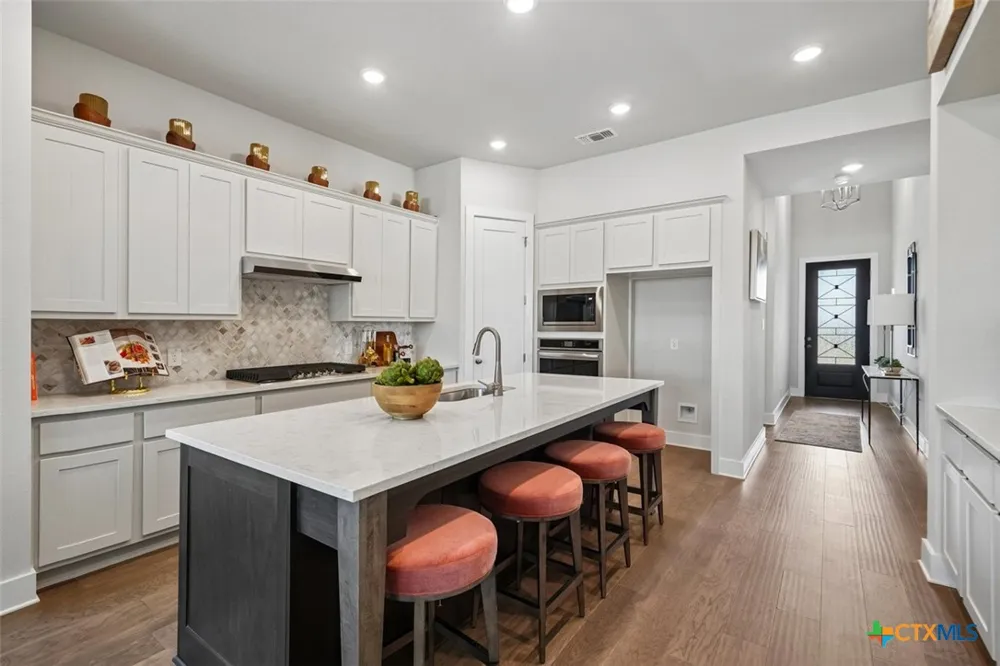 2219 Altiplano San Antonio, TX 78245