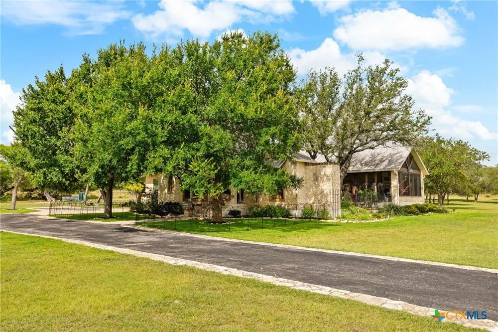 204 Kendall Jackson Comfort, TX 78013