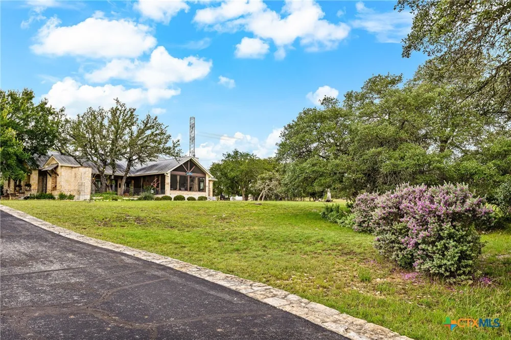 204 Kendall Jackson Comfort, TX 78013