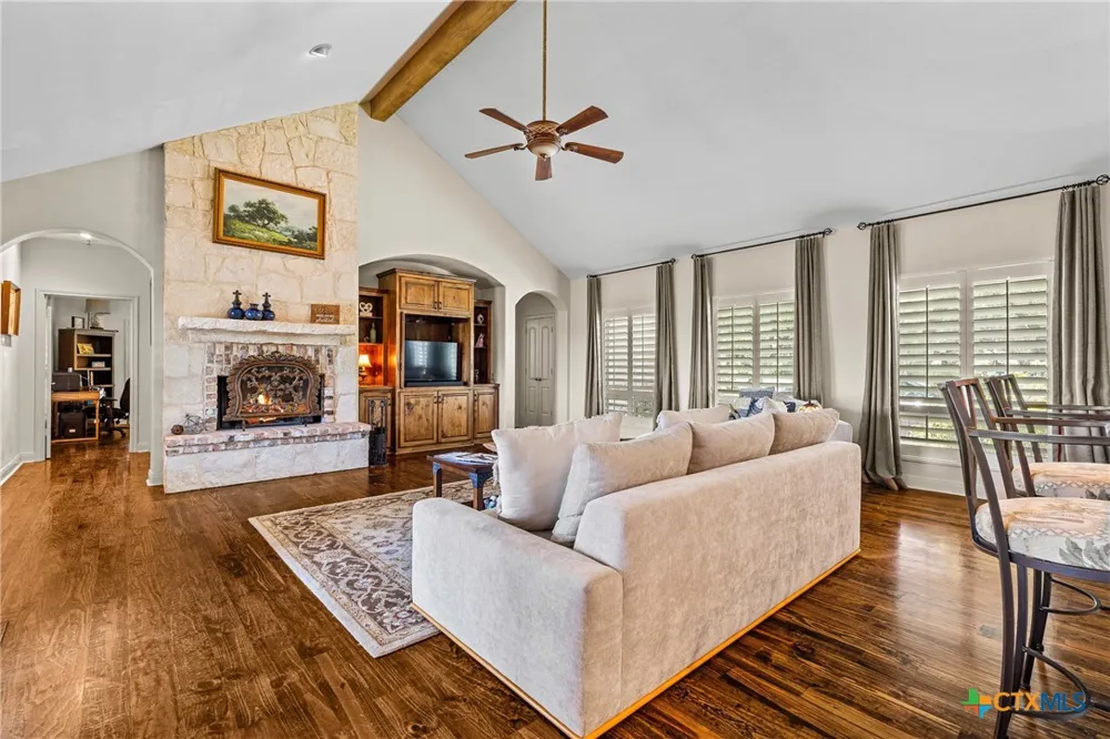 204 Kendall Jackson Comfort, TX 78013