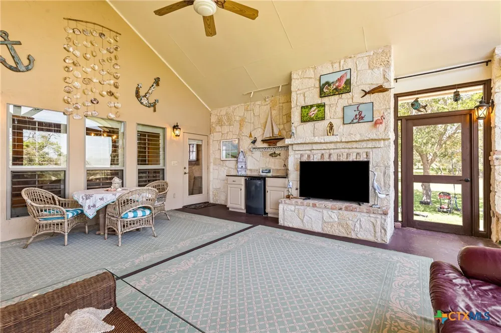 204 Kendall Jackson Comfort, TX 78013