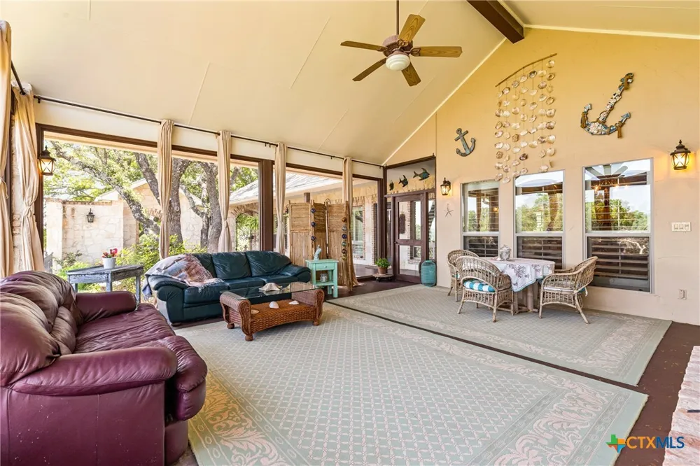 204 Kendall Jackson Comfort, TX 78013