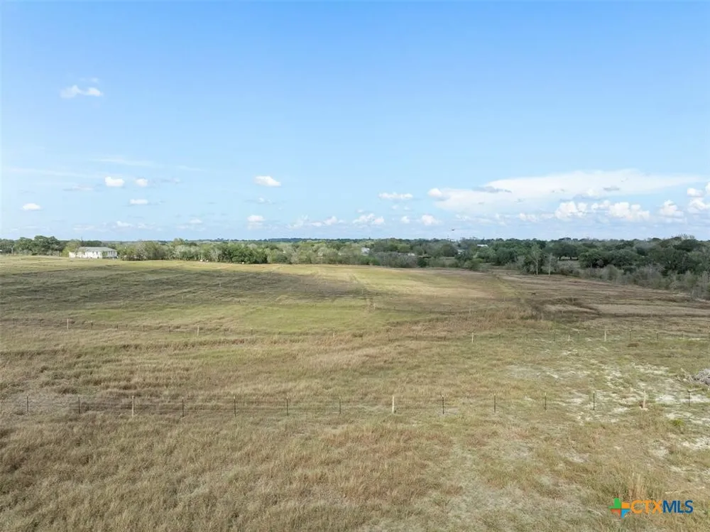 2 County Road 291 Moulton, TX 77984