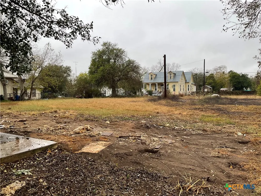 310 Stockdale Street Cuero, TX 77954