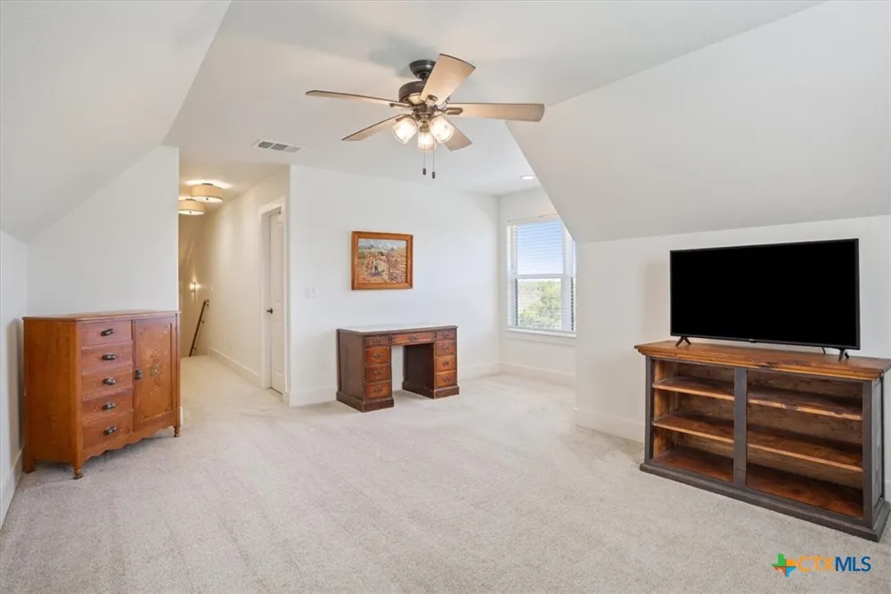1250 E Creekview Drive Salado, TX 76571