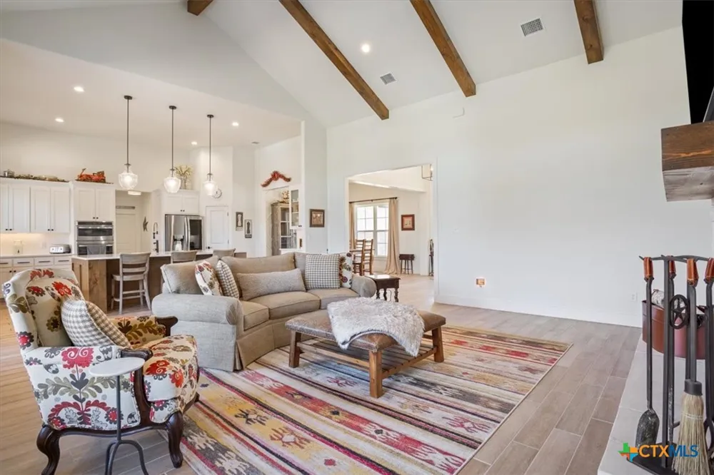 1250 E Creekview Drive Salado, TX 76571