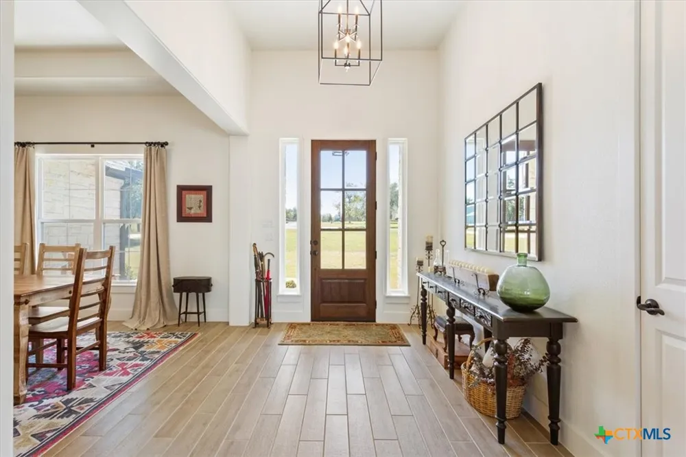 1250 E Creekview Drive Salado, TX 76571