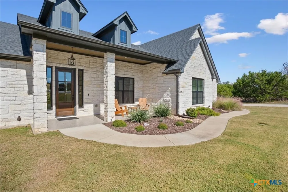 1250 E Creekview Drive Salado, TX 76571