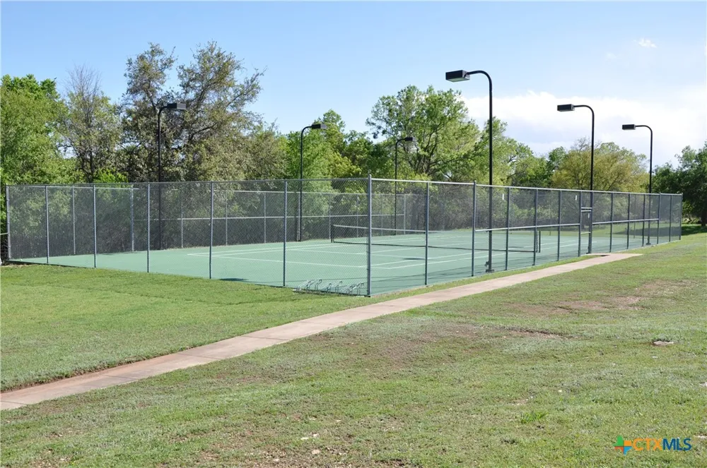 1250 E Creekview Drive Salado, TX 76571