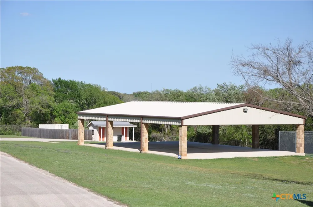 1250 E Creekview Drive Salado, TX 76571