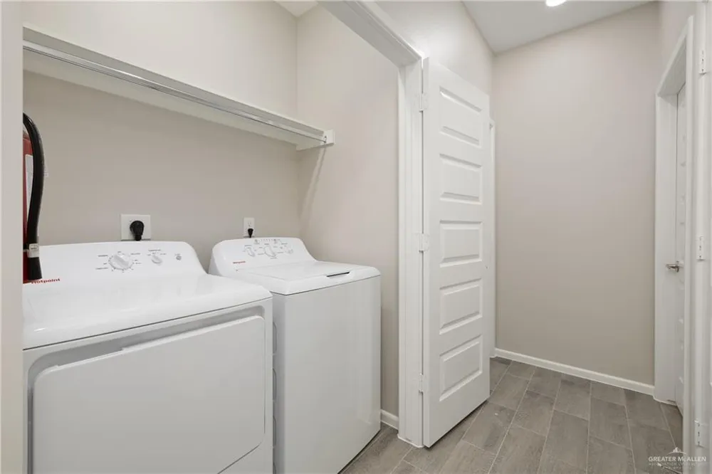 2809 E Hayes Avenue Alton, TX 78573