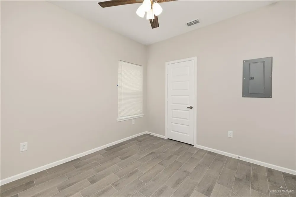 2809 E Hayes Avenue Alton, TX 78573