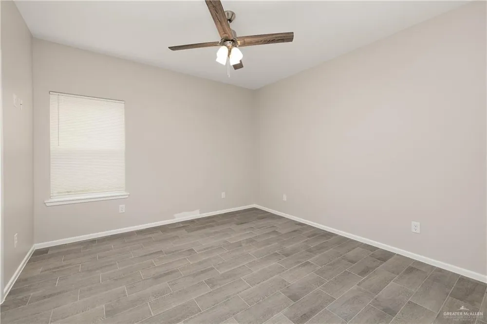 2809 E Hayes Avenue Alton, TX 78573