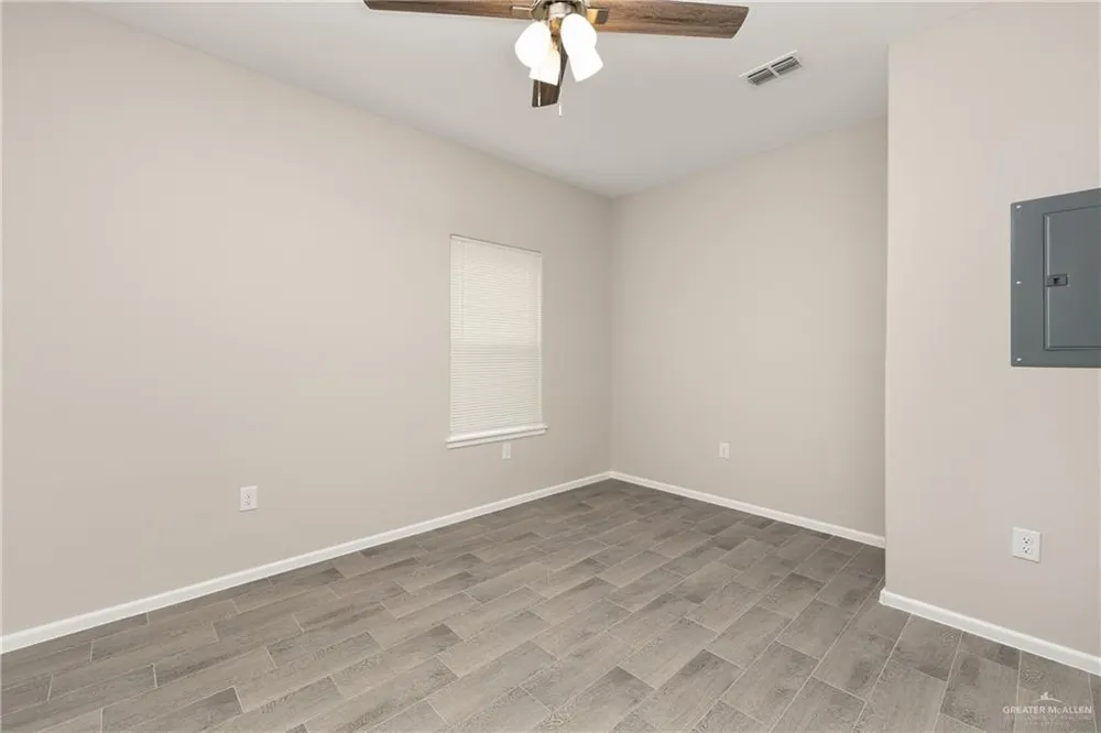 2809 E Hayes Avenue Alton, TX 78573