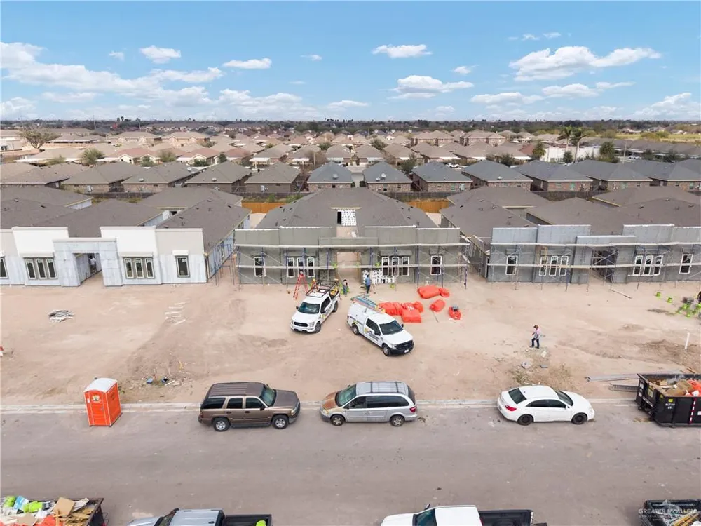 2809 E Hayes Avenue Alton, TX 78573