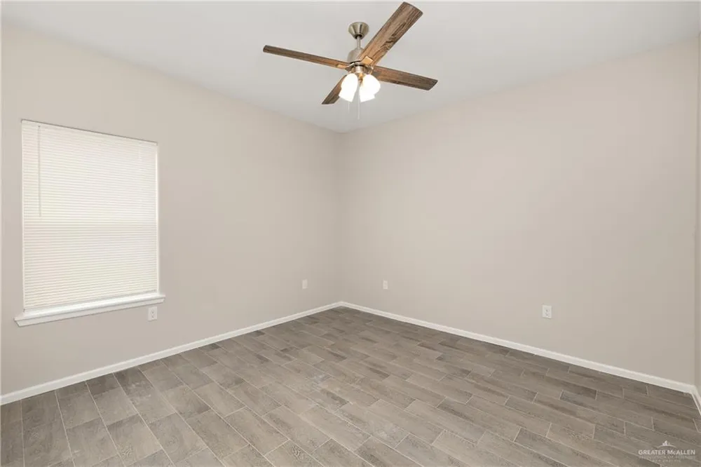 2809 E Hayes Avenue Alton, TX 78573