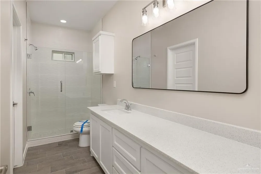 2809 E Hayes Avenue Alton, TX 78573