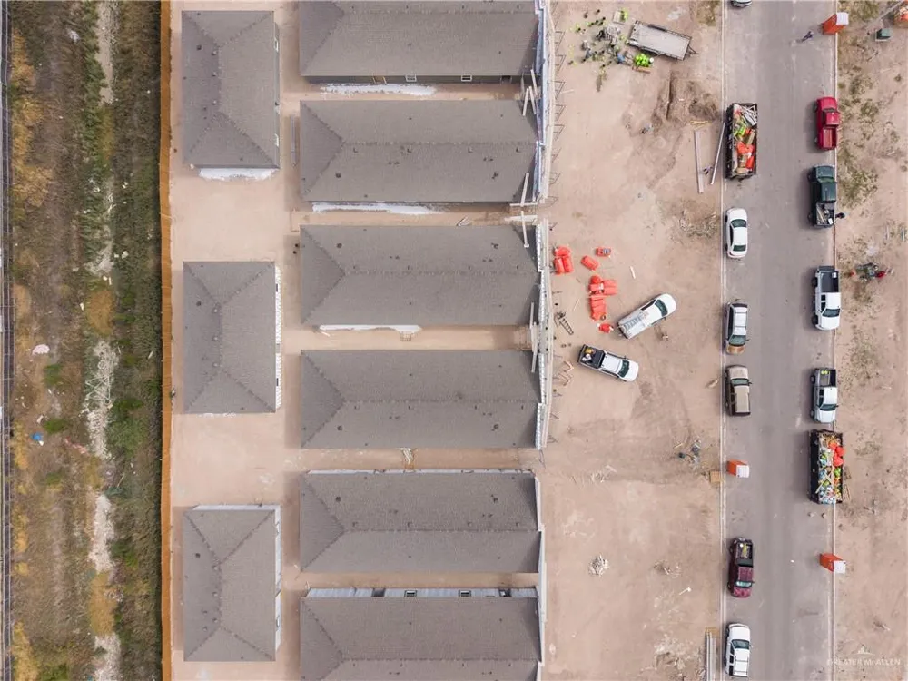 2809 E Hayes Avenue Alton, TX 78573