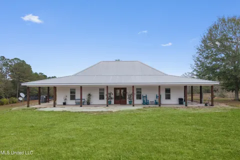 92 Sam Davis Drive