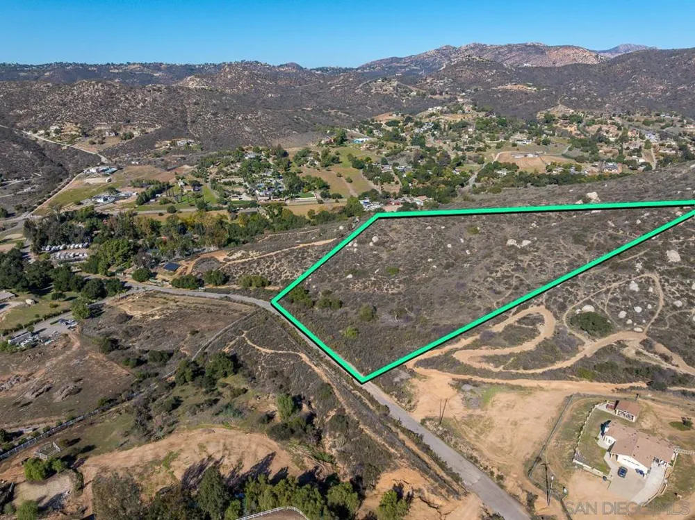 Stallion Oaks Rd El Cajon, CA 92019