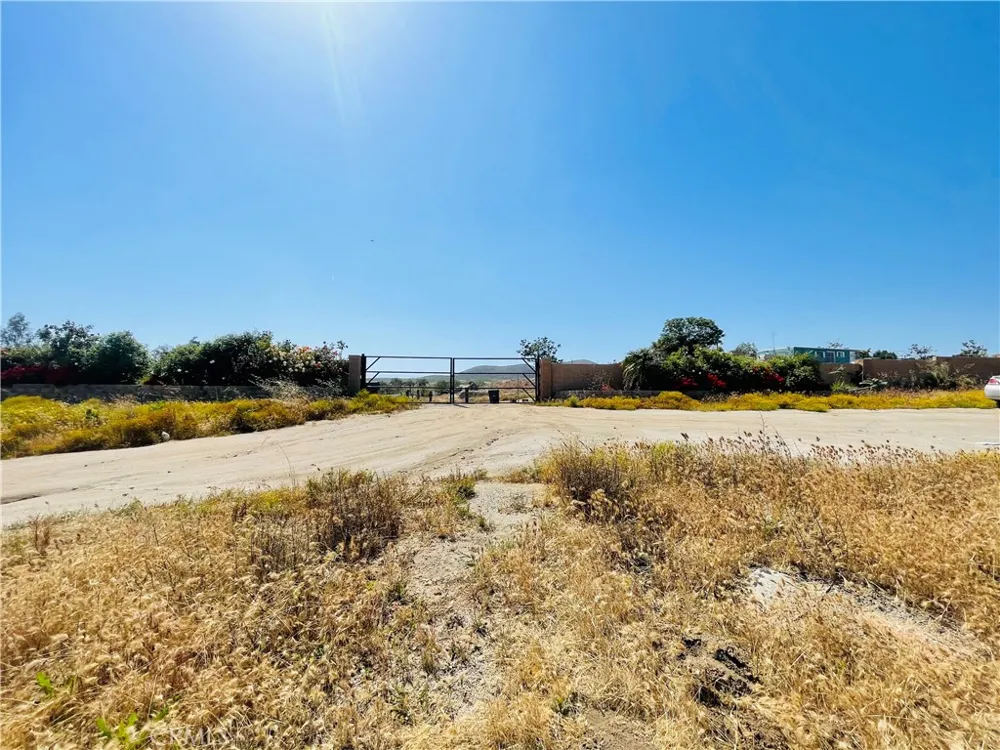 22285 Old Elsinore Road Perris, CA 92570