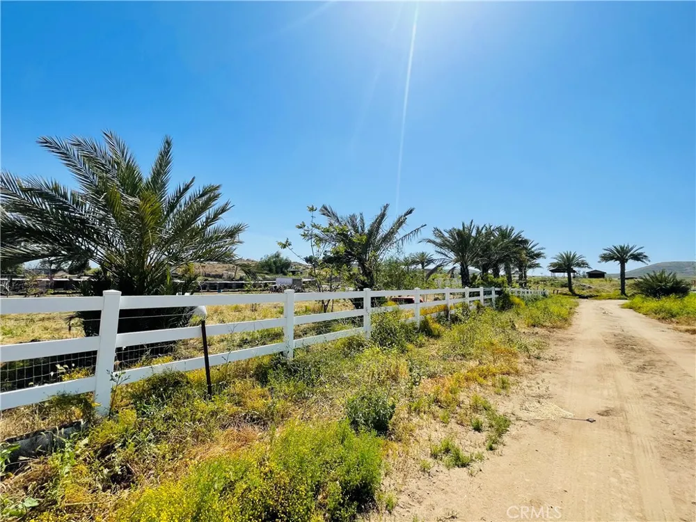 22285 Old Elsinore Road Perris, CA 92570