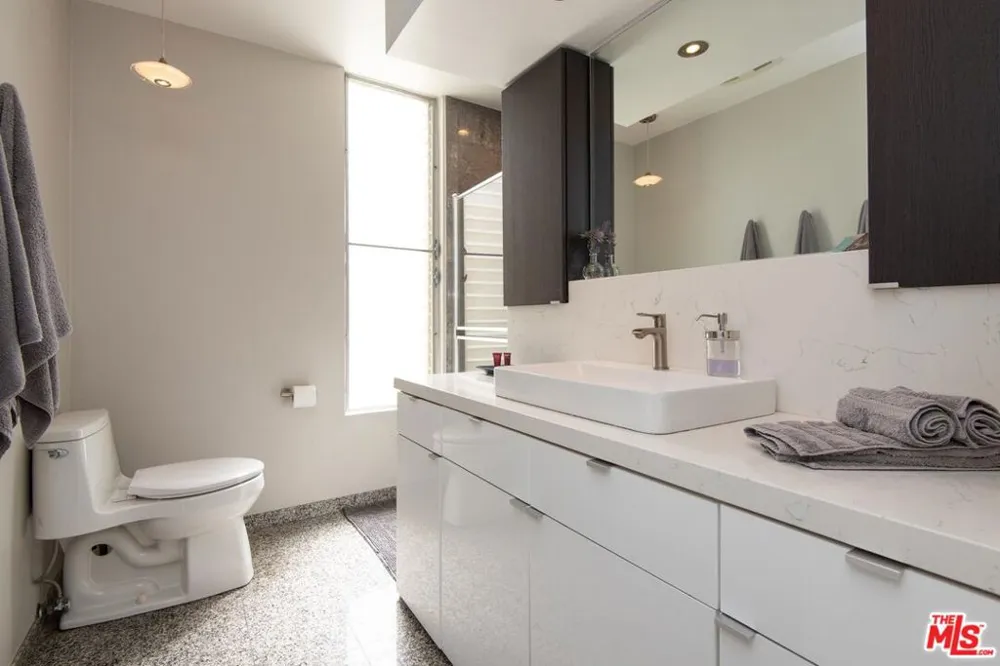 18065 Coastline Drive #1 Malibu, CA 90265