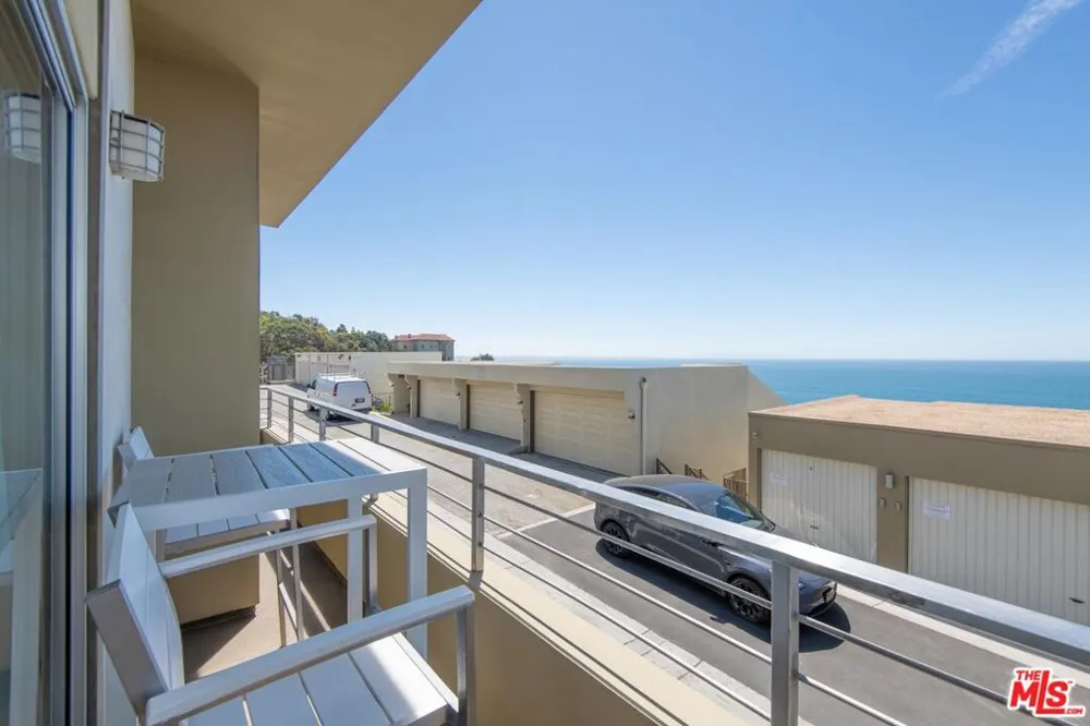18065 Coastline Drive #1 Malibu, CA 90265