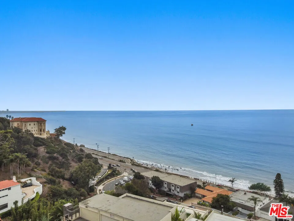 18065 Coastline Drive #1 Malibu, CA 90265