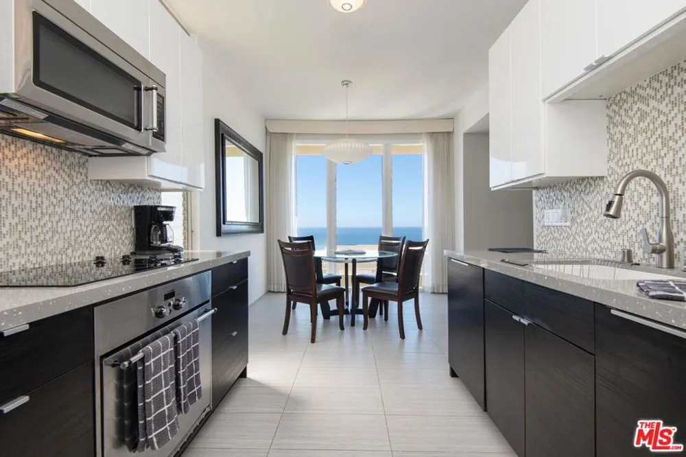 18065 Coastline Drive #1 Malibu, CA 90265
